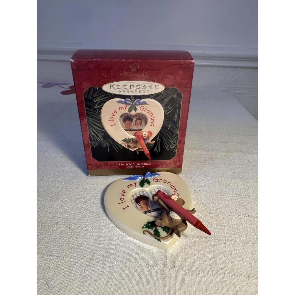 Hallmark Keepsake Ornament "I Love My Grandma" 1999 Photo Holder Heart